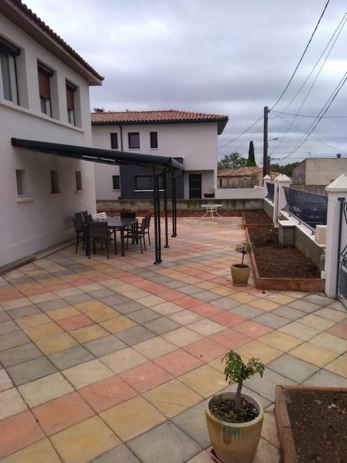 Maison De Charme Castries Exterior photo